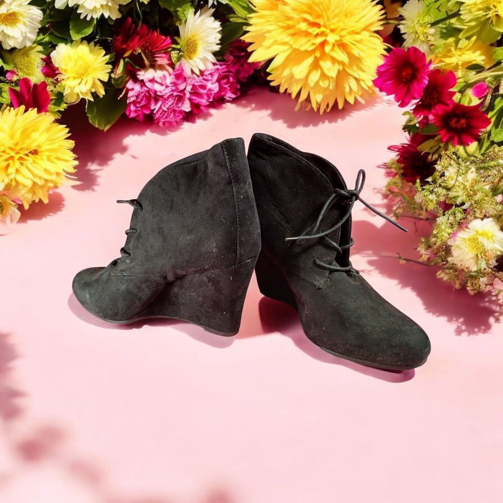 Black Suede Wedge Shoes with Rounded Toe